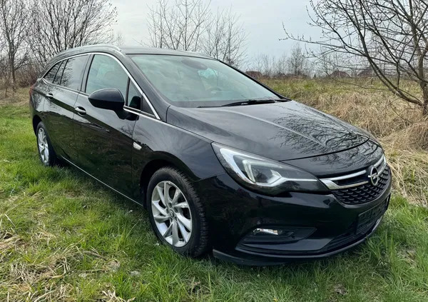 opolskie Opel Astra cena 24500 przebieg: 195000, rok produkcji 2017 z Nysa